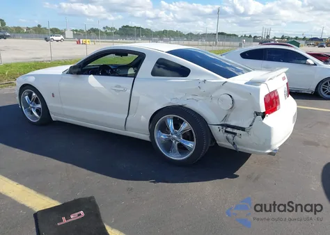 2005 Ford Mustang Gt Deluxe/Gt Premium z USA, uszkodzony, nr VIN 1ZVHT82H255233669
